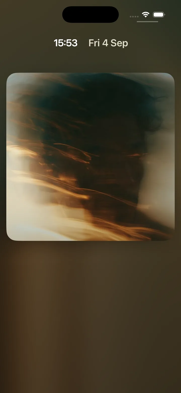 The iPhone lock screen with Tropf playing: Rain in Germany, 3 sounds, until you stop it.